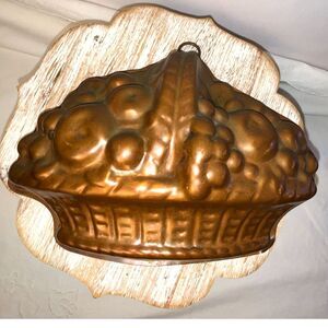 Beautiful Vintage Copper Mold Flower Basket  England Grandmacore Cottagecore